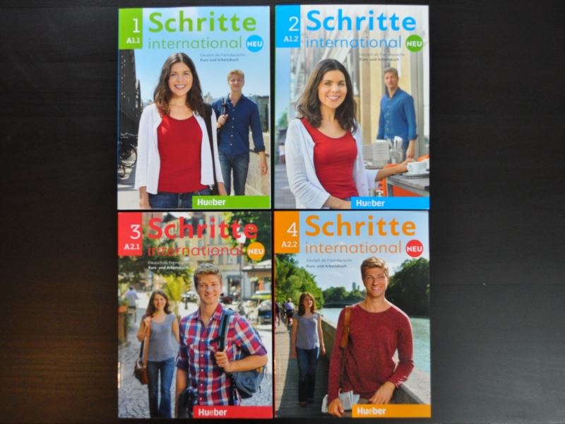 Weltドイツ語教室で使っている４冊のドイツ語教科書“Schritte international”の写真